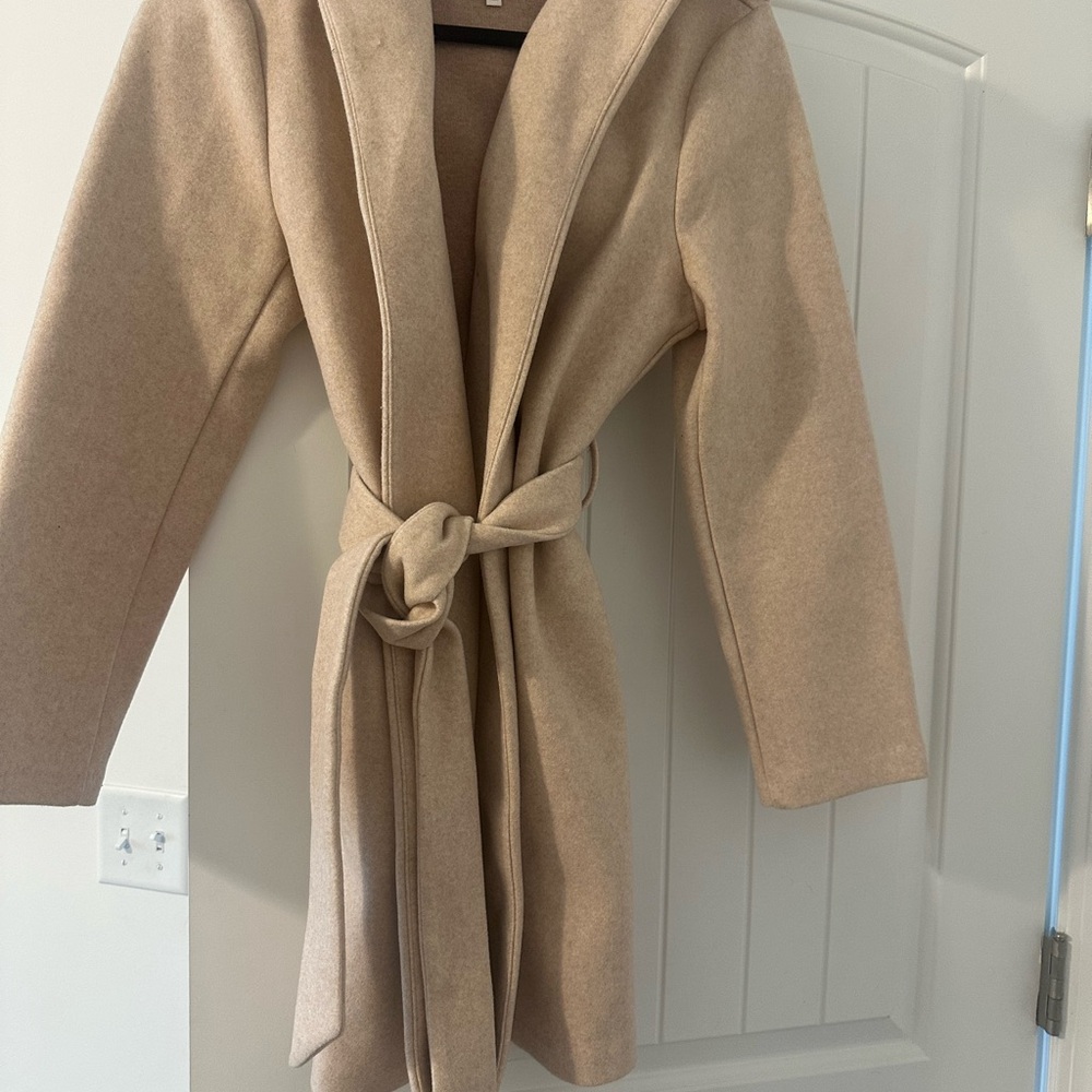 Gianni Bini Cream Trench Coat with Belt